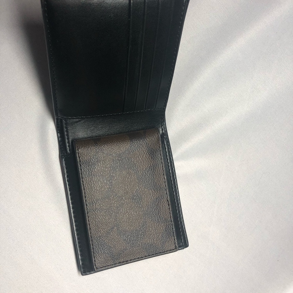 Wallet - Picture 2 of 4